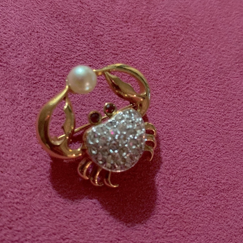 Susan Caplan Vintage Crab w Pearl brooch